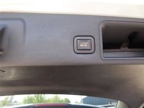 Used 2019 GMC Terrain Denali w/ Driver Alert Package II FWD image 23