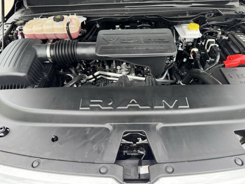 Used 2025 RAM 1500 Big Horn AWD/4WD image 32
