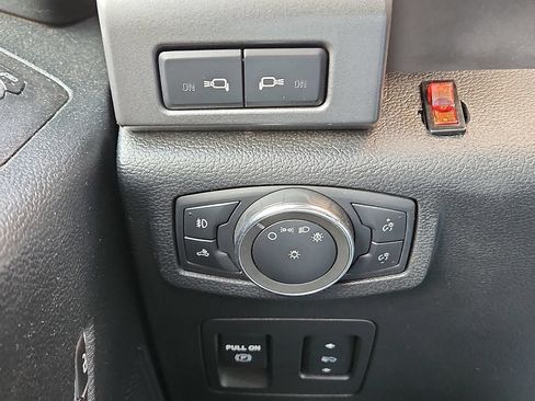 Used 2020 Ford F150 XLT w/ Equipment Group 302A Luxury AWD/4WD image 16
