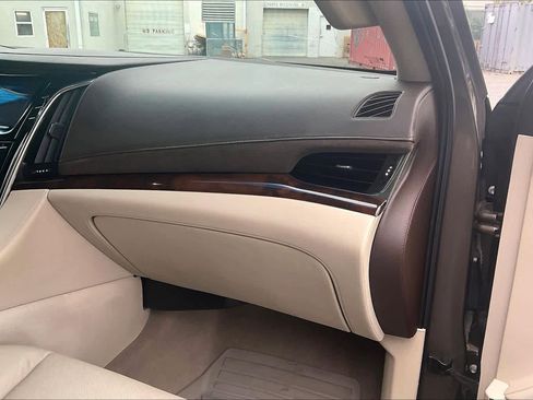 Used 2015 Cadillac Escalade ESV Luxury AWD/4WD image 18
