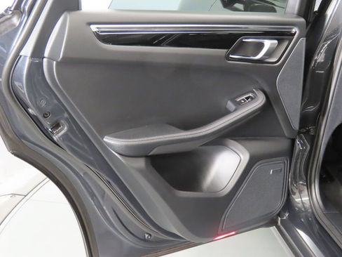 Certified 2026 Porsche Macan AWD/4WD image 46