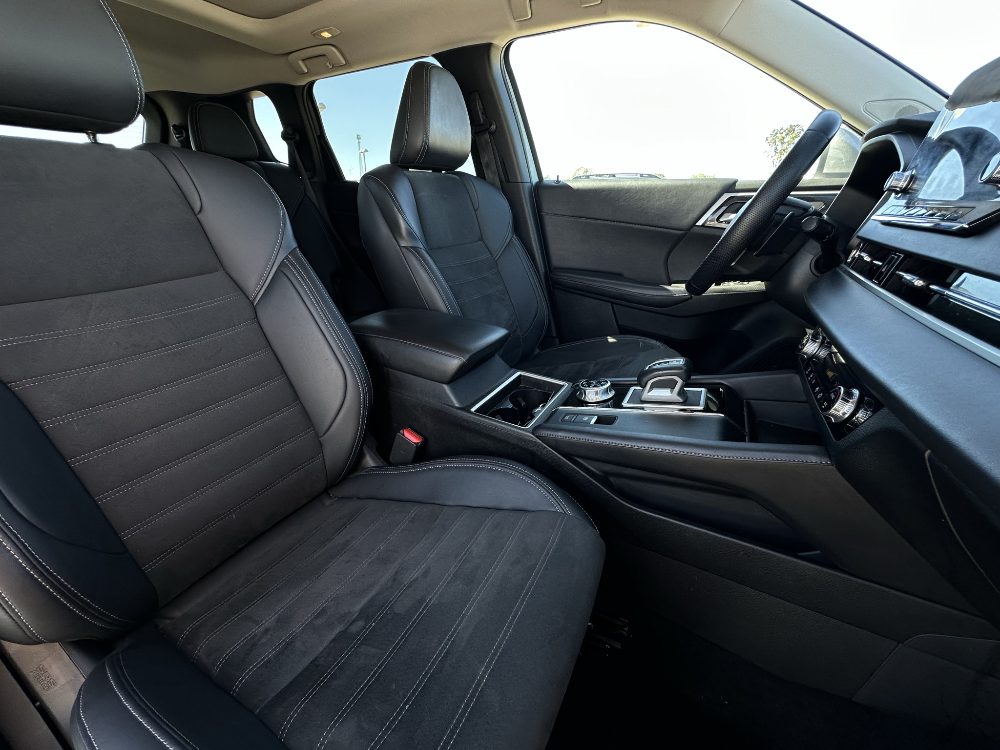 Used 2024 Mitsubishi Outlander SE Black Edition AWD/4WD image 18