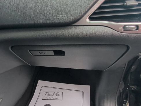 Used 2019 Jeep Cherokee Limited AWD/4WD image 18