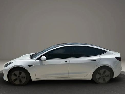 Used 2021 Tesla Model 3 Standard Range Plus RWD image 2