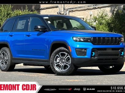 New 2023 Jeep Grand Cherokee Trailhawk w/ Advanced Protech Group II