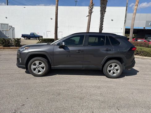 Used 2021 Toyota RAV4 XLE w/ Convenience Package image 2