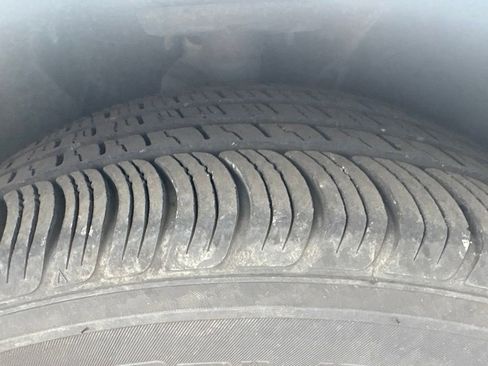 Used 2023 Chrysler Pacifica Touring-L FWD image 31