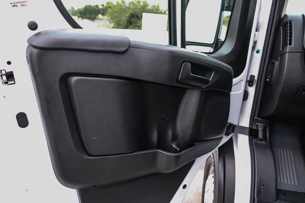 Used 2025 RAM ProMaster 2500 w/ U-Haul Equipment Group FWD image 23