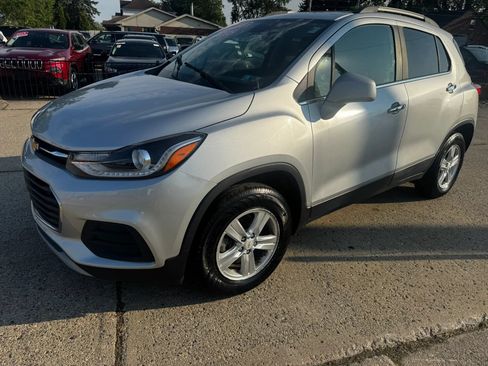 Used 2018 Chevrolet Trax LT w/ LT Convenience Package AWD/4WD image 4