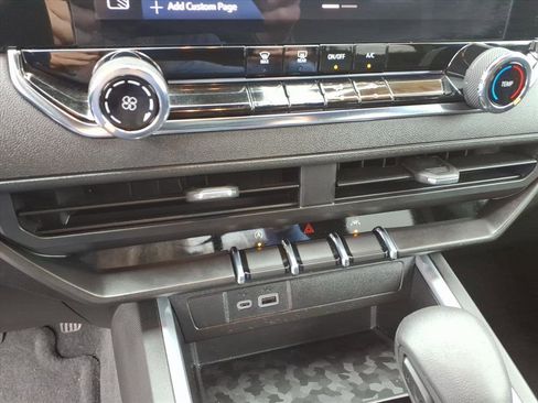 Used 2023 Chevrolet Colorado Trail Boss w/ Advanced Trailering Package image 19