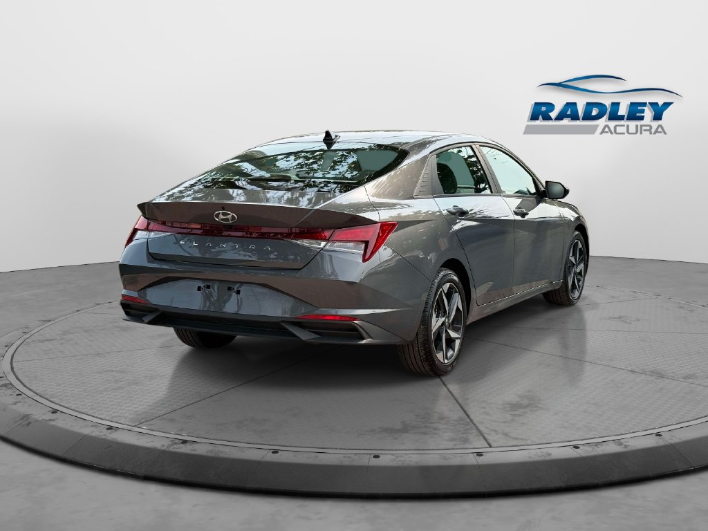 Used 2023 Hyundai Elantra SEL w/ Convenience Package FWD image 7