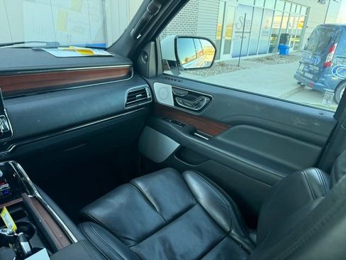 Used 2023 Lincoln Navigator Reserve AWD/4WD image 21