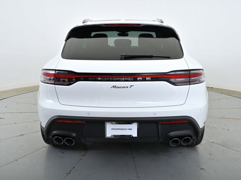 Certified 2025 Porsche Macan image 6