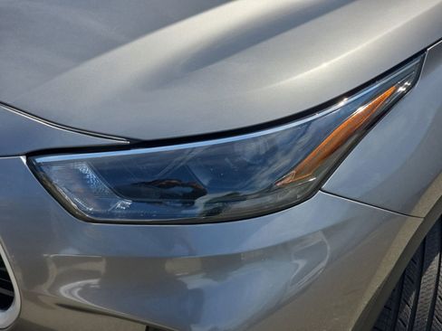 Used 2025 Toyota Highlander XLE AWD/4WD image 35