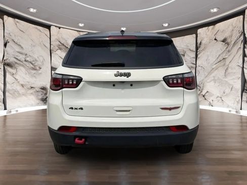 Used 2019 Jeep Compass Trailhawk AWD/4WD image 6