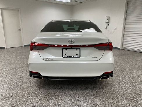 Used 2021 Toyota Avalon XLE image 6