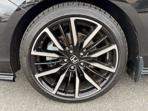 Used 2024 Honda Accord Touring image 10