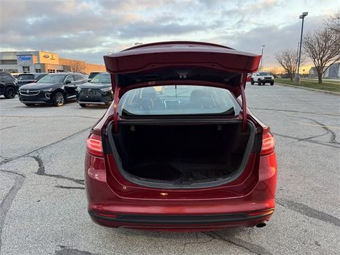 Used 2014 Ford Fusion SE w/ Equipment Group 201A image 8