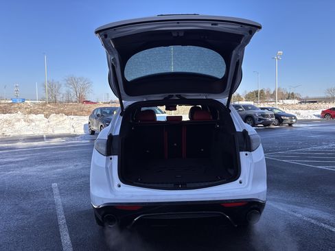 Certified 2024 Alfa Romeo Stelvio Veloce image 32