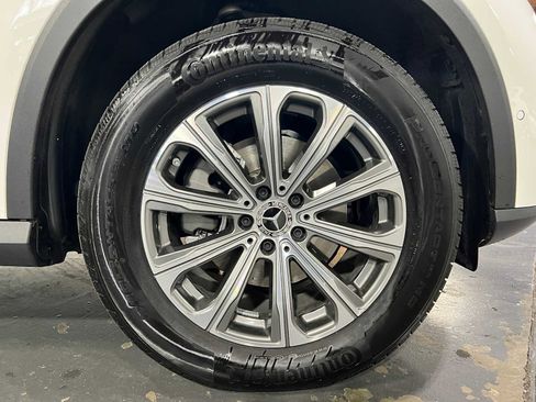 Used 2025 Mercedes-Benz GLC 300 GLC 300 image 9