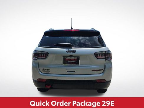 Used 2025 Jeep Compass Trailhawk AWD/4WD image 5