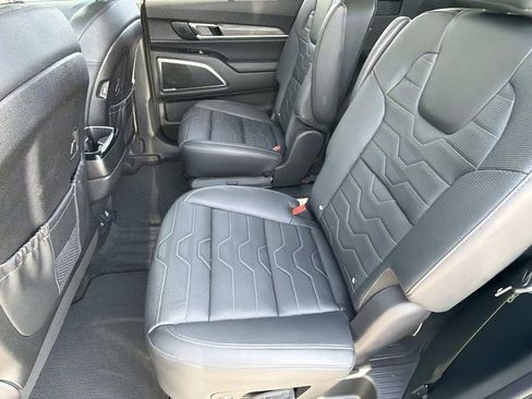 Used 2022 Kia Telluride SX w/ SX Prestige Package image 16