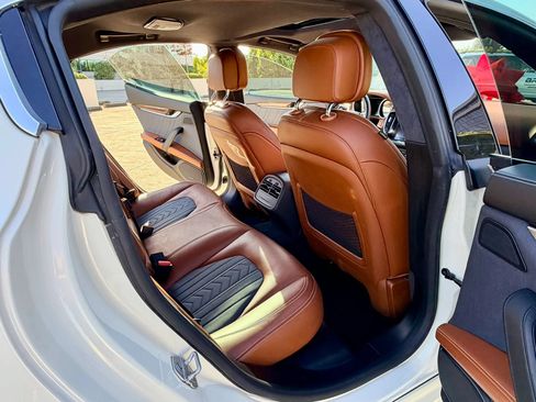 Used 2019 Maserati Ghibli GranLusso RWD image 38