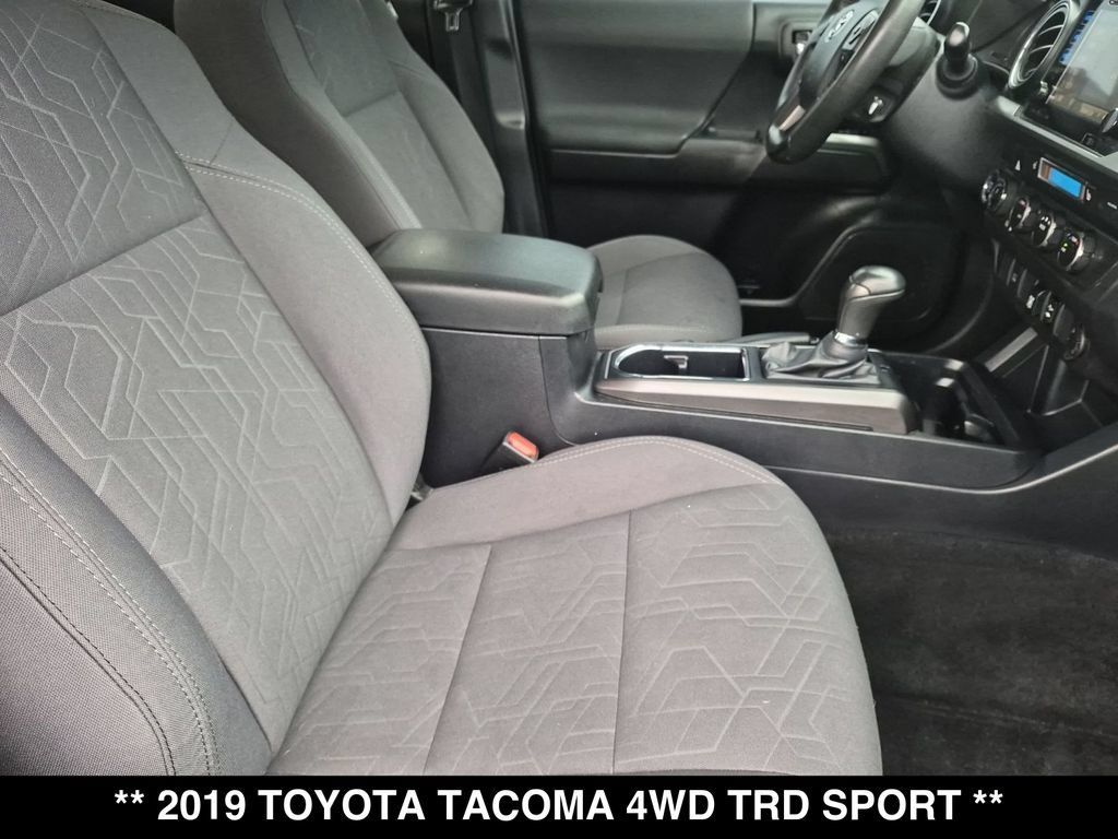 Used 2019 Toyota Tacoma TRD Sport AWD/4WD image 27