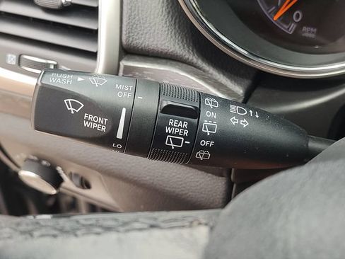 Used 2018 Jeep Grand Cherokee Laredo RWD image 20