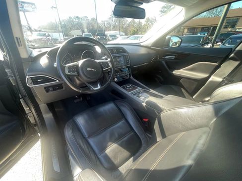 Used 2018 Jaguar F-PACE Prestige image 5