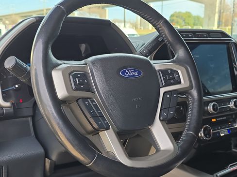 Used 2022 Ford F250 Lariat w/ Lariat Ultimate Package image 13