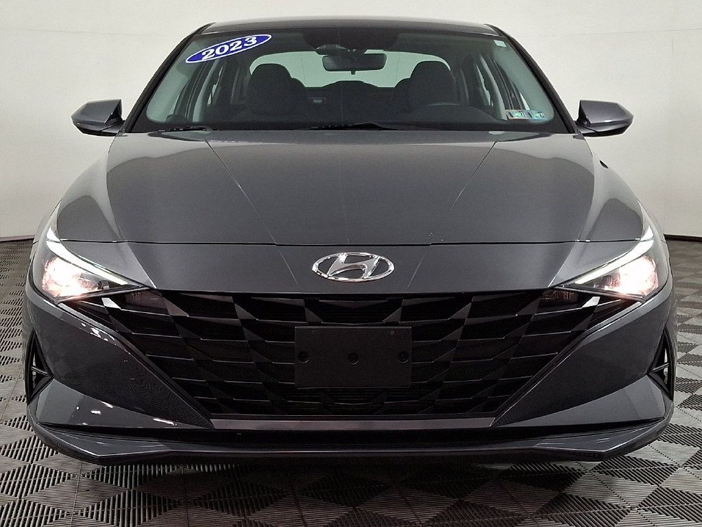 Used 2023 Hyundai Elantra SEL w/ Cargo Package FWD image 5