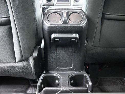 Used 2023 Jeep Gladiator Sport image 32