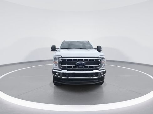 Used 2025 Ford F250 XL w/ XL Chrome Package image 3