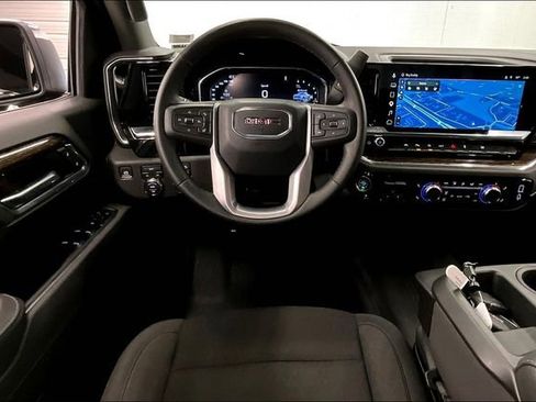 Used 2025 GMC Sierra 1500 SLE w/ Preferred Package AWD/4WD image 6