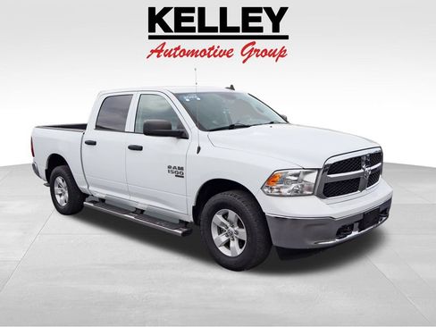 Used 2022 RAM 1500 Classic SLT w/ Electronics Group AWD/4WD image 1