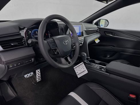 New 2026 Toyota Camry SE image 11