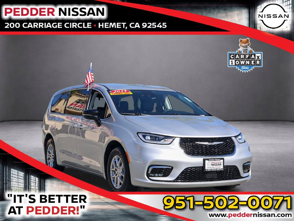 Used 2024 Chrysler Pacifica Touring-L FWD image 1