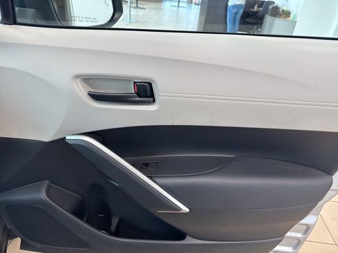 Used 2022 Toyota Corolla Cross LE image 20