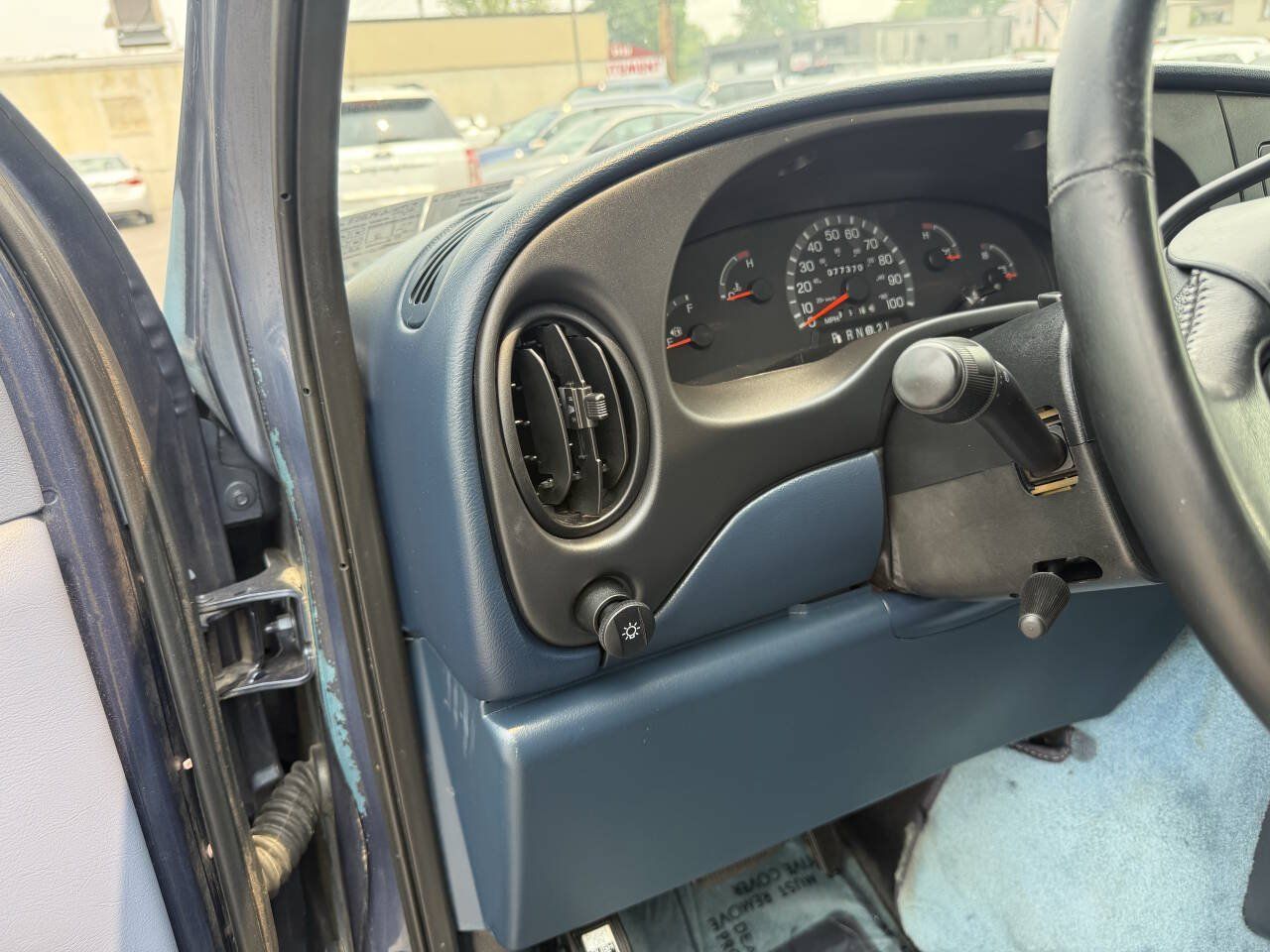 Used 1998 Ford E-150 and Econoline 150 RWD image 14