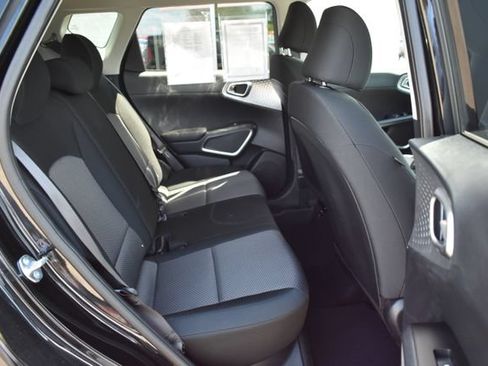 Used 2025 Kia Soul LX FWD image 33