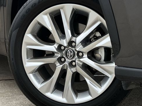 Used 2023 Toyota Highlander Limited image 29