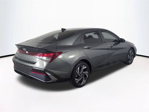 Used 2025 Hyundai Elantra Sport FWD image 5