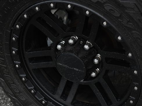 Used 2022 Ford F250 Lariat w/ Black Appearance Package image 7