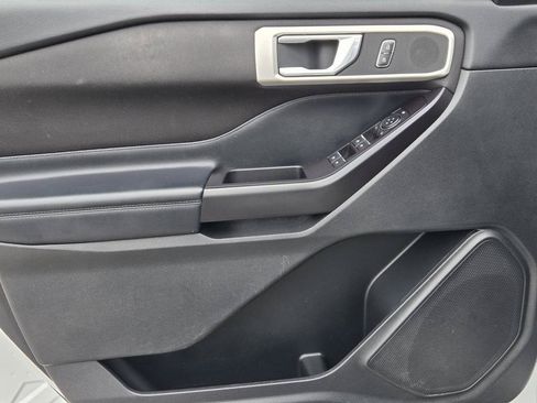 Used 2020 Ford Explorer XLT AWD/4WD image 13