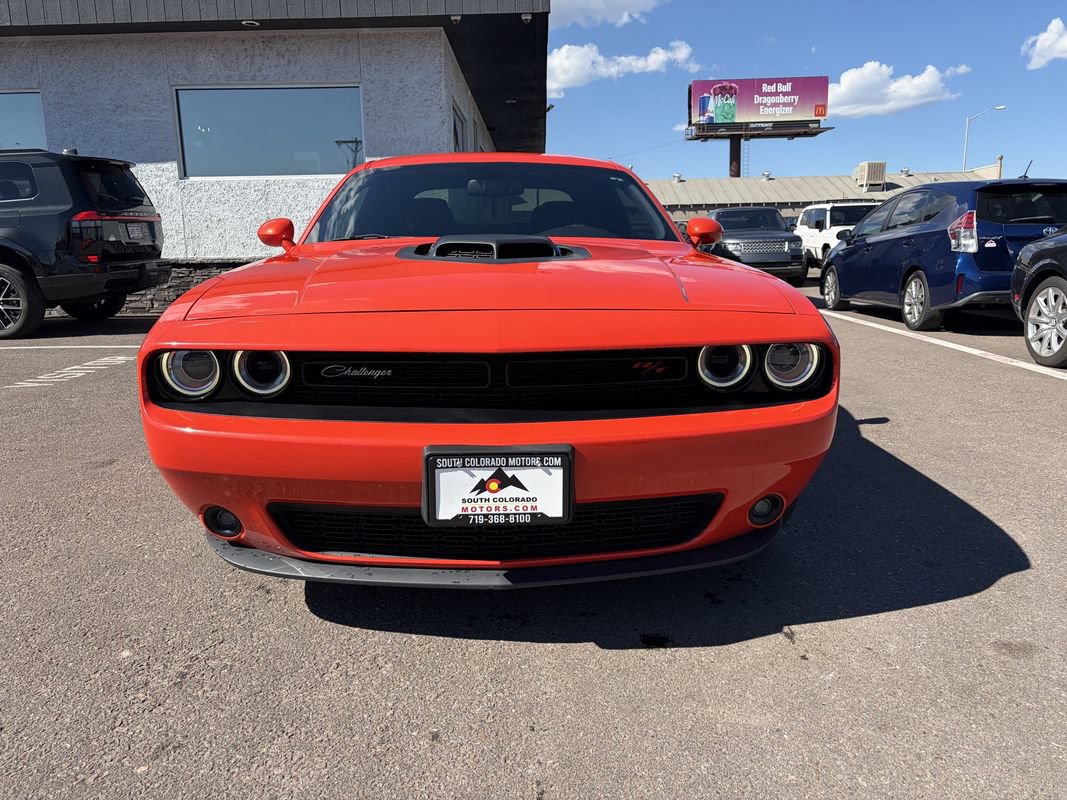 Used 2016 Dodge Challenger R/T RWD image 2