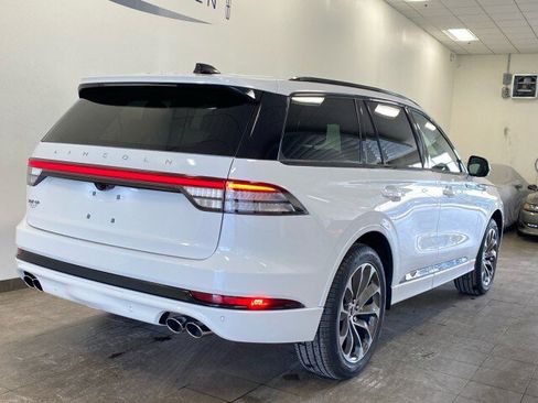 New 2026 Lincoln Aviator AWD w/ Jet Appearance Package image 7