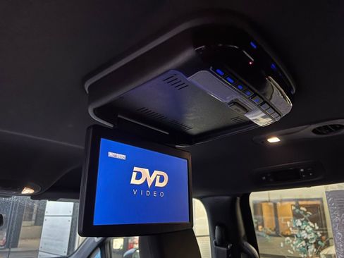 Used 2018 Chrysler Pacifica Touring Plus w/ S Appearance Package image 19