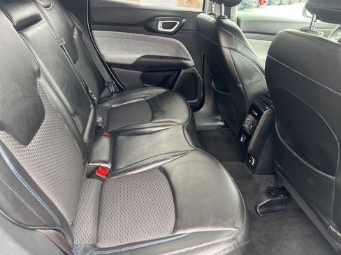 Used 2022 Jeep Compass Latitude AWD/4WD image 8