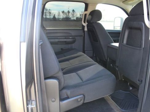 Used 2011 Chevrolet Silverado 2500 LT w/ Interior Plus Package image 24